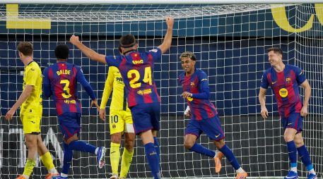 El Barcelona finaliza el año con 46 puntos, a cuatro de distancia con el Real Madrid. EFE / A. Escobar