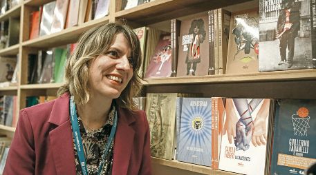 Daniela Tarazona concibe en “El corazón habitante” una máquina del tiempo hecha de palabras. EL INFORMADOR