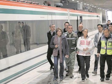 Claudia Sheinbaum encabezó el primer recorrido de prueba del Tren Suburbano que conectará la estación Lechería con el AIFA. Se prevé que entre en operación durante la Semana Santa. ESPECIAL