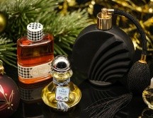 Los perfumes se han convertido en uno de los regalos más especiales de Navidad, capaces de transmitir emociones, recuerdos y estilo en cada aroma. PIXABAY