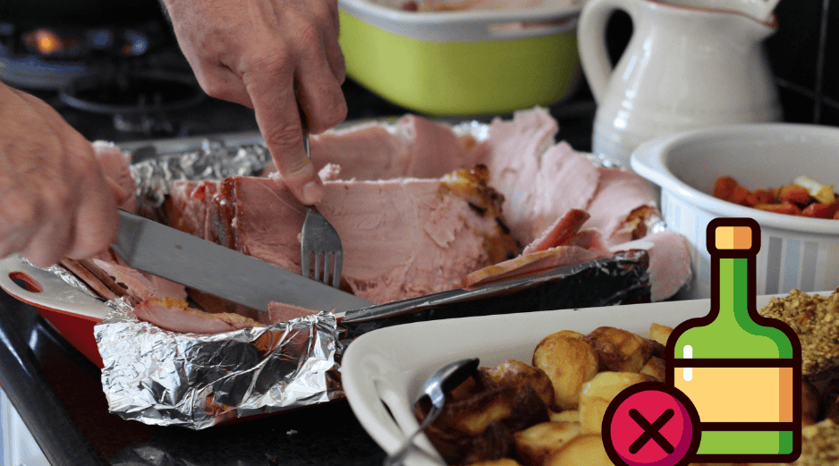 Cada año, las autoridades capitalinas preparan una cena especial para quienes cumplen ahí su sanción, como parte del servicio alimentario del centro. CANVA