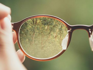 En el caso de arañazos profundos, no existe una solución casera efectiva y la única alternativa es el reemplazo del lente. Unsplash