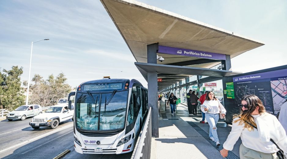 La mayoría de los servicios del transporte público operarán en su horario normal durante toda la temporada vacacional. ESPECIAL