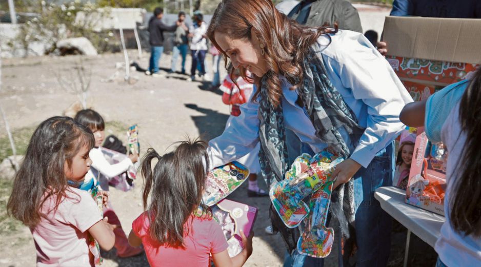 Maye Villa de Lemus, presidenta del Sistema DIF Jalisco, estuvo al frente de la entrega de estos apoyos. ESPECIAL
