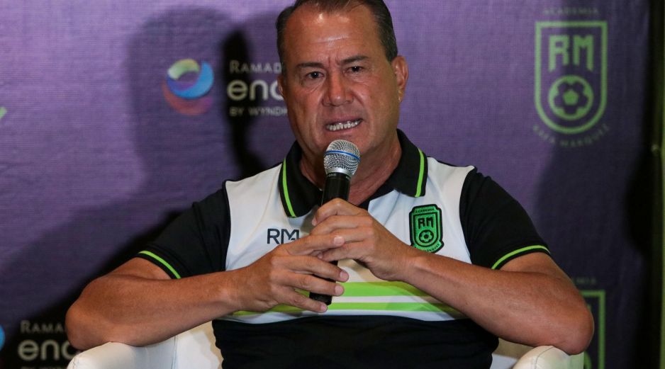 Flores agregó que le hubiera gustado que Hernández tuviera un retiro más simbólico en el club, situación que consideró tiene triste a ‘Chicharito’. IMAGO7