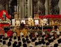 El papa León XIV volvió a celebrar la misa de Navidad en la basílica de San Pedro, algo que no ocurría desde 1994. EFE/G. Lami