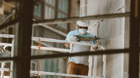 Las empresas están obligadas a pagar un salario mínimo a sus empleados. UNSPLASH / J. TYSON