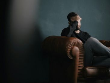 Ciertos patrones verbales se repiten con frecuencia en personas con autoestima baja. UNSPLASH.