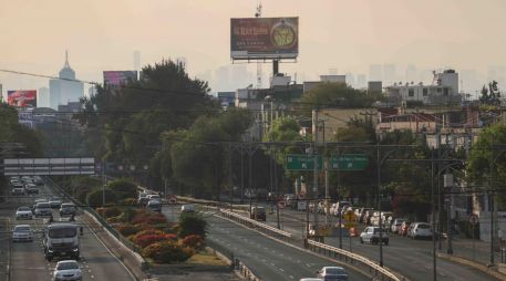 Aunque ayer hubo altos niveles de contaminación en la Ciudad de México, sólo en Toluca y Santiago Tianguistenco se declaró la contingencia ambiental. SUN/H. Salvador