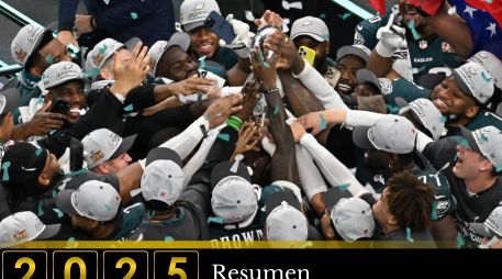El pasado mes de febrero, los Philadelphia Eagles humillaron a los Kansas City Chiefs (40-22), sumando así su segundo trofeo Vince Lombardi. ESPECIAL / AFP y CANVA