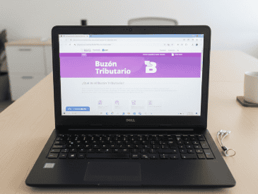 Aunque el uso del Buzón Tributario no es nuevo, la autoridad fiscal otorgó una prórroga para su activación obligatoria. ESPECIAL / GEMINI, IA