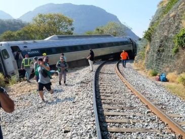 El descarrilamiento ocurrió entre las poblaciones de Chívela y Nizanda, en el kilómetro Z-230+290, con dirección al municipio de Matías Romero Avendaño, sobre la Línea Z. ESPECIAL / SUN