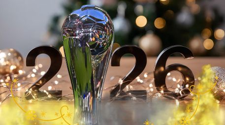 Para equipos como Chivas y Pumas, el brindis de este año tiene un sabor agridulce: el deseo sigue siendo el mismo, pero el reloj de la sequía no se detiene. ESPECIAL / IMAGO7 y CANVA