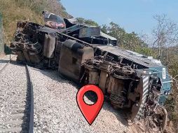 El tren provenía de la estación Ixtepec y pretendía atravesar la zona cerca de Nizanda con normalidad, aunque en la zona de vías se observa una curva pronunciada. ESPECIAL / SUN