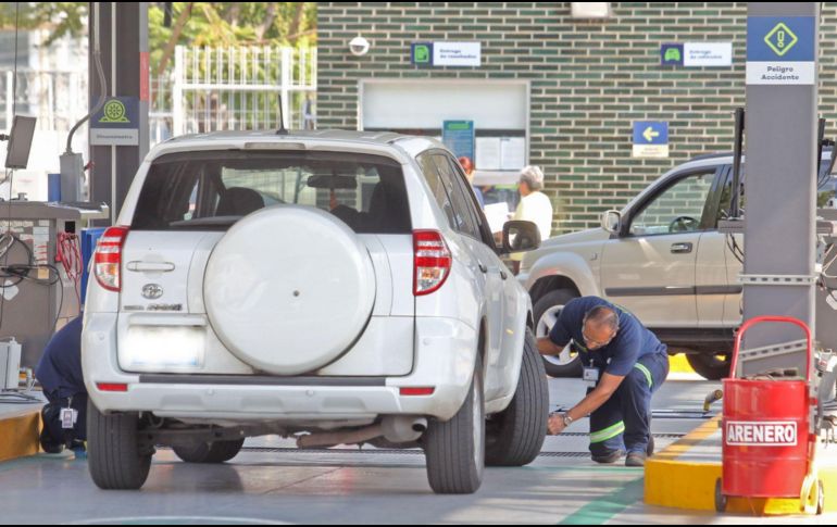 La verificación vehicular en Edomex podría tener en 2026 descuentos de hasta 70 %, siempre que los conductores cumplan con los requisitos. EL INFORMADOR/ARCHIVO