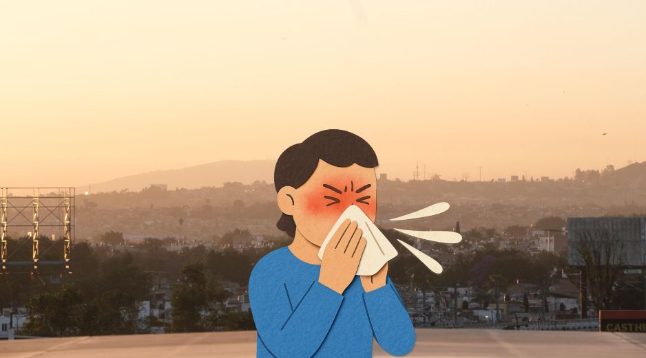 Durante esta temporada es frecuente la presencia del fenómeno atmosférico de inversión térmica, en el que una capa de aire caliente impide la dispersión de contaminantes, lo que favorece su acumulación. ESPECIAL / SECRETARÍA DE SALUD