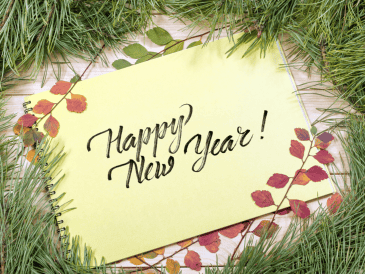 Sea cual sea el estilo que elijas, lo importante es transmitir un deseo sincero para el año que apenas comienza.  CANVA