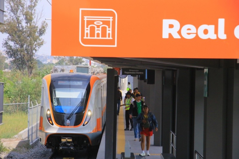 El trayecto de la Línea 4 del Tren Ligero une a Tlajomulco de Zúñiga con Guadalajara y San Pedro Tlaquepaque. SITEUR