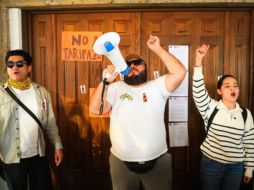 La manifestación se concentró en Casa Jalisco. EL INFORMADOR / J. ACOSTA