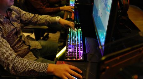 La semana pasada, la Presidenta Claudia Sheinbaum anunció que su gobierno decidió no cobrar el impuesto del 8% a los videojuegos previsto a partir de 2026, ante las dificultades para hacer efectiva su aplicación. EFE / S. Gutiérrez