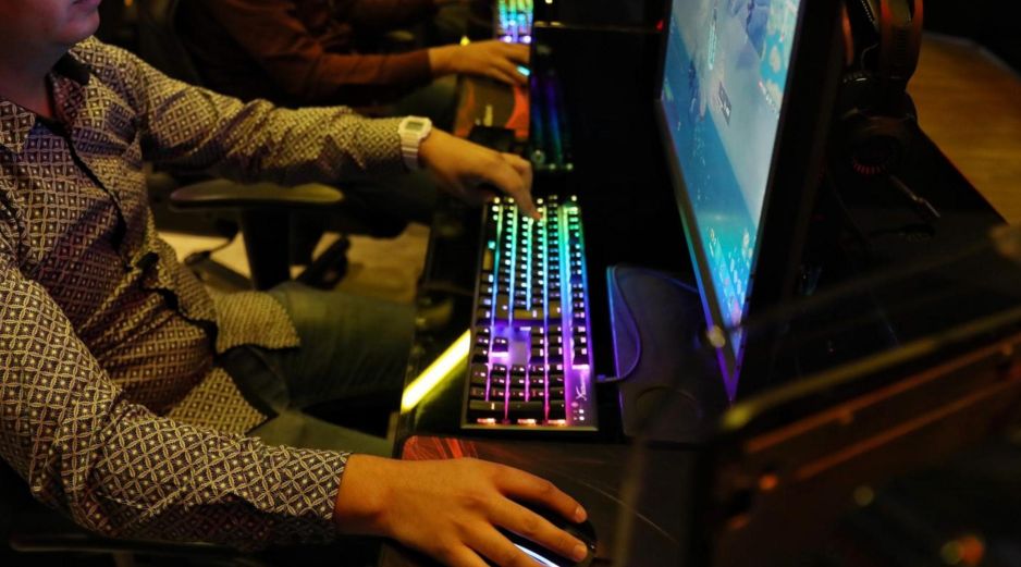 La semana pasada, la Presidenta Claudia Sheinbaum anunció que su gobierno decidió no cobrar el impuesto del 8% a los videojuegos previsto a partir de 2026, ante las dificultades para hacer efectiva su aplicación. EFE / S. Gutiérrez