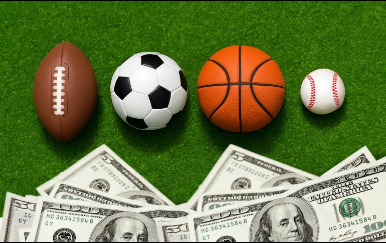 Siete de los primeros 10 lugares de los equipos más valiosos de 2025 les corresponden a equipos de la NFL, con tres clubes de la NBA en medio. ESPECIAL / CANVA