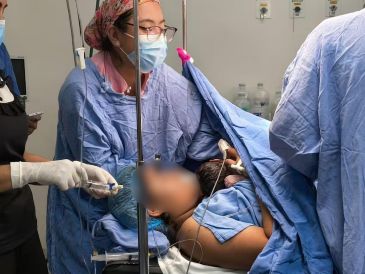 "Es la primera mexicana de este año, es #BebéIMSS y llegó acompañada de cuidados y amor", publicó en sus redes sociales Zoé Robledo. ESPECIAL / SUN