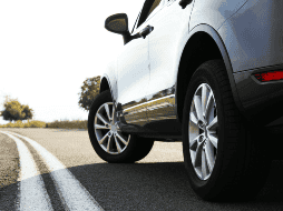 El puntaje no solo considera la cantidad de fallas, sino también su impacto en la seguridad, el costo de propiedad y la experiencia cotidiana del usuario.  CANVA