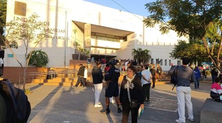 En redes sociales se supo de varios edificios que, ante las alertas, decidieron evacuar momentáneamente, como la Clínica 53 en Zapopan. ESPECIAL