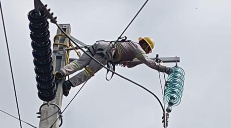 Los trabajos continúan hasta lograr el 100% del restablecimiento, aseguró la empresa. X/@CFEmx