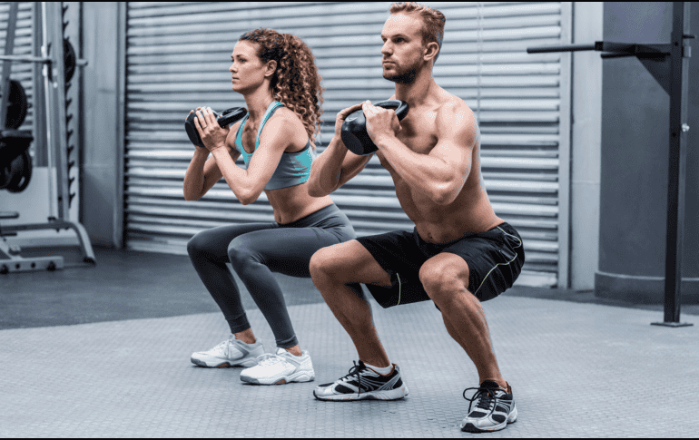 Cumplir con la cantidad recomendada de ejercicio semanal no solo contribuye al control del peso. CANVA