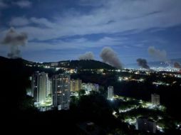 En redes sociales, reportaron detonaciones en el principal fuerte militar del país, Fuerte Tiuna, al oeste de la ciudad y en la base militar de La Carlota. X