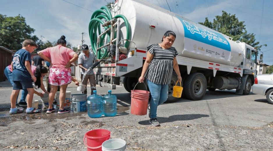 El SIAPA adelantó el corte de agua a enero para evitar la suspensión del servicio durante la Semana Santa, cuando el consumo se incrementa. Habrá pipas gratuitas disponibles al 073. ESPECIAL