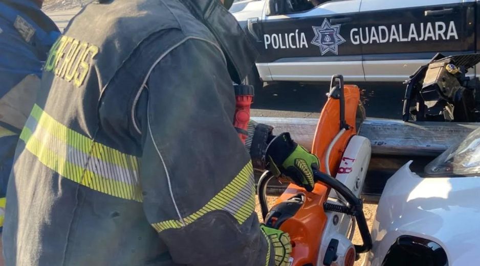 El accidente fue atendido durante la mañana de este sábado 3 de enero. ESPECIAL / FACEBOOK Protección Civil y Bomberos Gdl