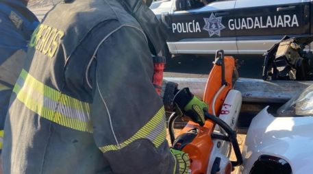 El accidente fue atendido durante la mañana de este sábado 3 de enero. ESPECIAL / FACEBOOK Protección Civil y Bomberos Gdl