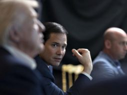 Bajo el argumento de combatir el narcotráfico desde Venezuela, Trump ordenó desde finales de agosto pasado un enorme despliegue militar en el Caribe. EFE/EPA/Casa Blanca