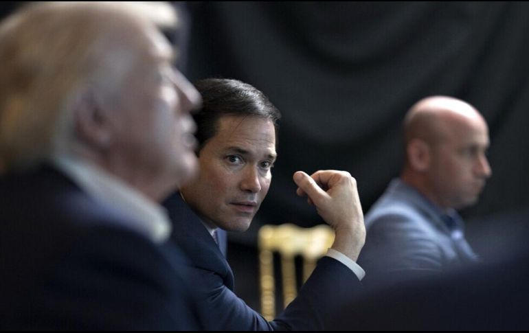 Bajo el argumento de combatir el narcotráfico desde Venezuela, Trump ordenó desde finales de agosto pasado un enorme despliegue militar en el Caribe. EFE/EPA/Casa Blanca