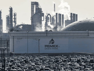 Entre enero y septiembre de 2025, Pemex reportó pérdidas netas por 45 mil millones de pesos, de acuerdo con sus reportes financieros. AFP / ARCHIVO