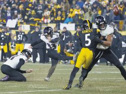 La patada de 44 yardas de Tyler Loop se desvió a la derecha, dándole el triunfo a los Steelers. AFP