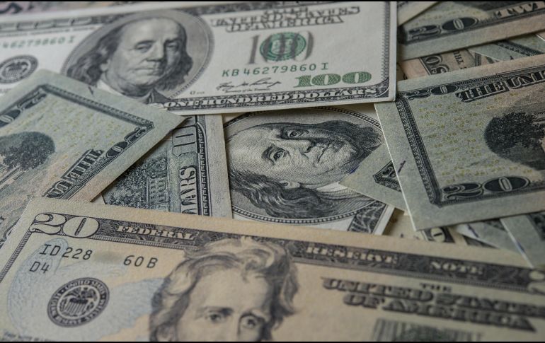 El billete verde registra una caída semanal de 0.35%, mientras que en la comparación anual mantiene un retroceso acumulado de 13.63%. FREEPIK