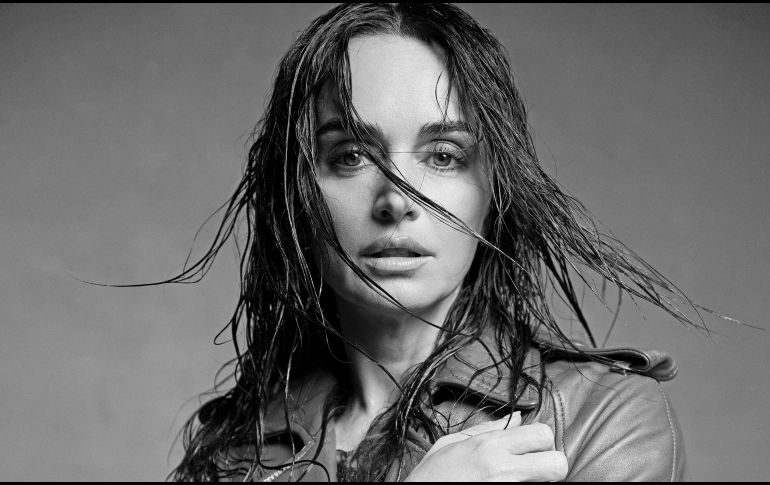 La actriz protagoniza y codirige una comedia que explora, con humor e ironía, las segundas oportunidades emocionales en tiempos de citas digitales. CORTESÍA/ Alejandro Salinas