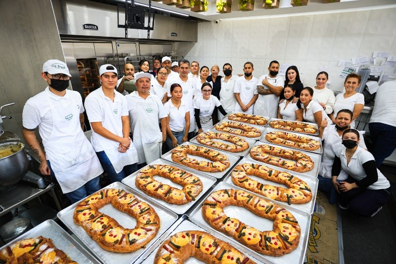 Panaderías con décadas de historia mantienen viva la elaboración artesanal de la Rosca de Reyes.EL INFORMADOR/J. Acosta&nbsp;
