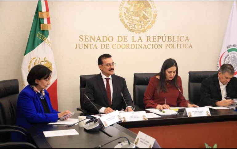 El senador cuestionó al actual gobernador, Pablo Lemus Navarro, quien en su primer informe aseguró que no habría aumento al pasaje. CORTESÍA