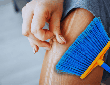 Gracias a su electricidad estática, las medias pueden atraer polvo, pelusas e incluso pelos de mascotas con facilidad. ESPECIAL / CANVA