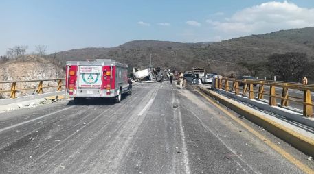 Se trató de una volcadura que fue seguida de un choque múltiple. ESPECIAL