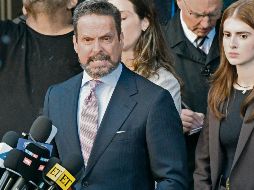 Alan Jackson da sus primeras declaraciones tras retirarse de la defensa, en el caso por el asesinato del cineasta Rob Reiner. AFP