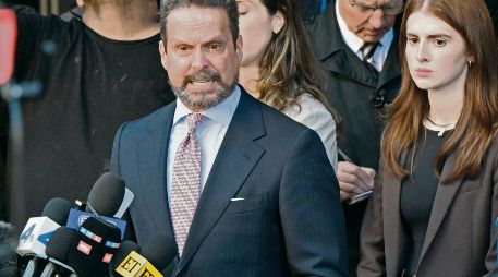 Alan Jackson da sus primeras declaraciones tras retirarse de la defensa, en el caso por el asesinato del cineasta Rob Reiner. AFP