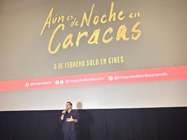 "Aún es de noche en Caracas" está basada en la novela La hija de la española, de la escritora venezolana Karina Sainz Borgo, una obra centrada en la diáspora venezolana. EL INFORMADOR/ H. Navarro