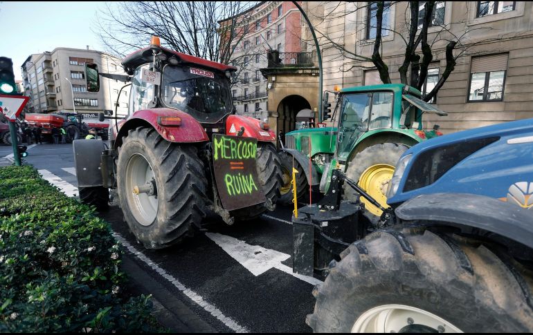 Las protestas, que comenzaron en noviembre, se centraron inicialmente en el aumento de los costos de producción, empeorados por una serie de crisis. EFE/ J. DIGES