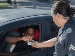 La licencia de conducir no solo es un trámite, también garantiza que los conductores cumplan con los requisitos de seguridad vial. CANVA